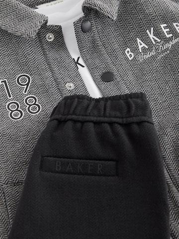 Baker by Ted Baker Set in Grau