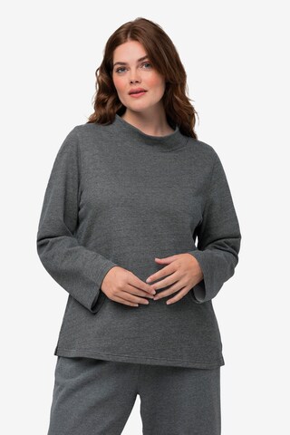 Ulla Popken Sweatshirt in Grijs: voorkant