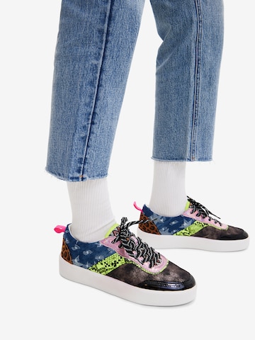 Desigual Låg sneaker i blandade färger