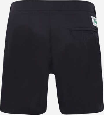 LACOSTE Badeshorts in Blau