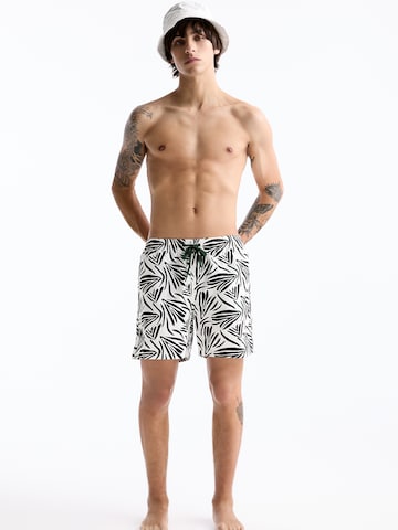 Pull&Bear Zwemshorts in Wit