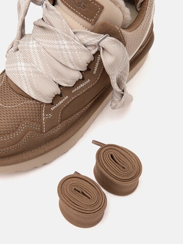 UGG Tenisky 'LOWMEL' – hnědá
