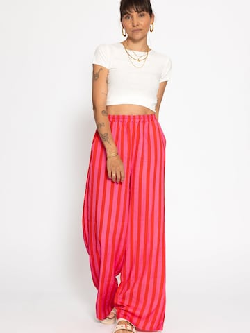 SASSYCLASSY Regular Pants in Pink