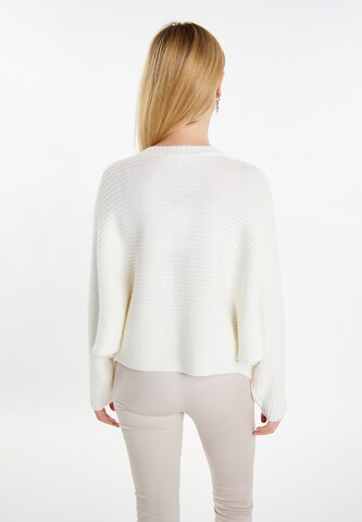 balts usha WHITE LABEL Adīta jaka