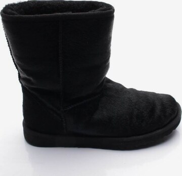 UGG Stiefeletten 40 in Schwarz: predná strana