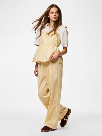 PIECES Wide Leg Bukser 'PCApril HW' i gul: forside