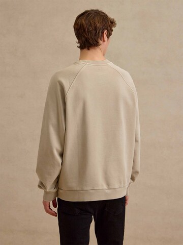 DAN FOX APPAREL Свитшот 'Yigit' в Бежевый