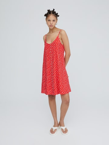 Robe d’été 'Lila' EDITED en rouge