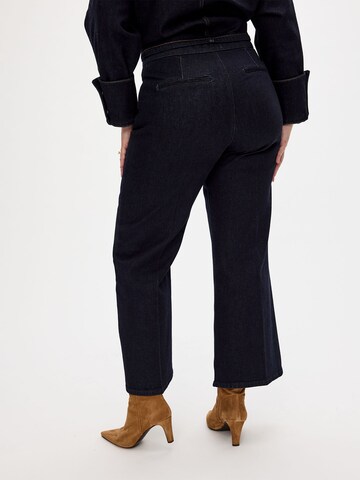 RYC by Angelina Kirsch Wide Leg Jeans in Blau