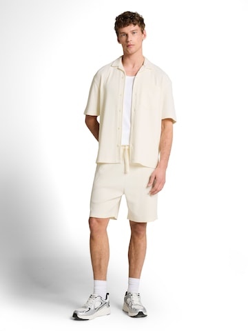 TOM TAILOR DENIM - regular Pantalón en blanco: frente