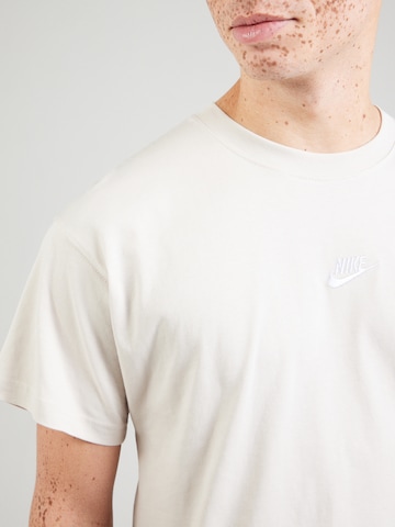 T-Shirt 'CLUB' Nike Sportswear en marron