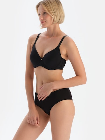 Chiloți de la Dagi pe negru