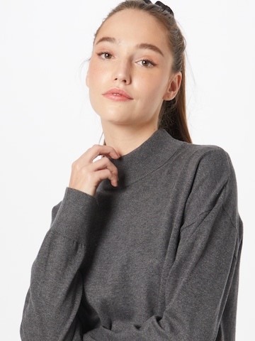 ESPRIT Sweater in Grey