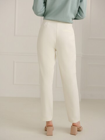 Guido Maria Kretschmer Women Regular Trousers with creases 'Elise' in White