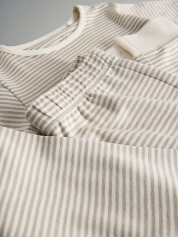 The Set Pajamas 'Snuggle' in Beige