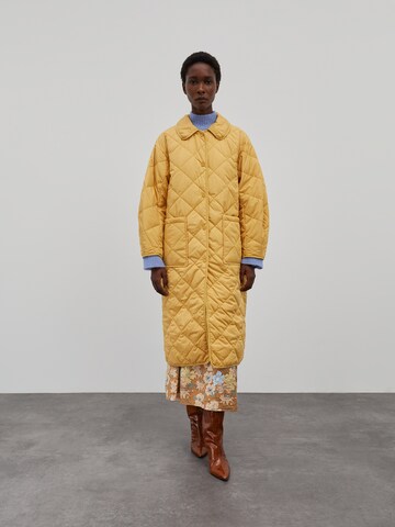 EDITED Between-Seasons Coat 'Mallory' in Yellow: front