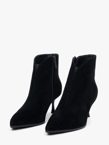 Estro Booties '1043-21' in Black