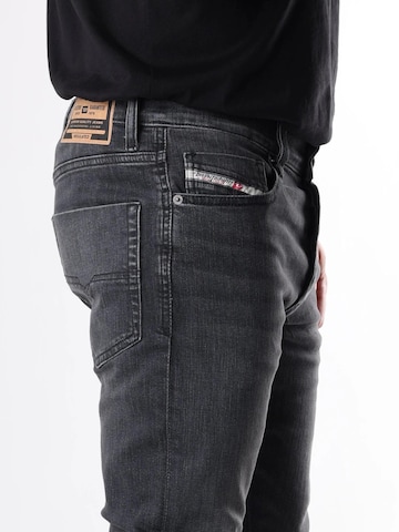 DIESEL Skinny Jeans 'TEPPHAR-X' in Grijs