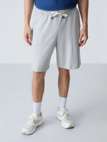 Tommy Life Regular Sportbroek in Grijs