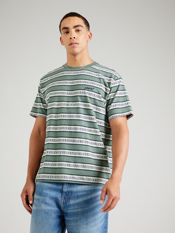 LEVI'S ® Футболка 'RED TAB' в Зеленый: спереди