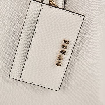 Borsa a spalla 'Patsie' di GUESS in bianco