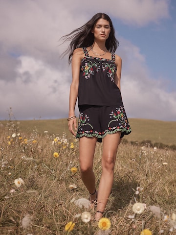 Top de la love & roses pe negru