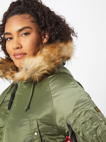 ALPHA INDUSTRIES Winter Jacket in Green