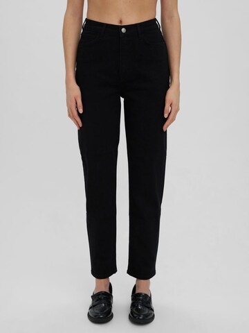 Aware Regular Jeans in Black: front