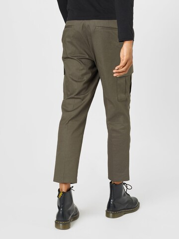 BURTON MENSWEAR LONDON Regular Cargo Pants in Green