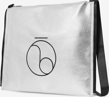 NOBO Crossbody Bag 'Lustrous' in Silver: front