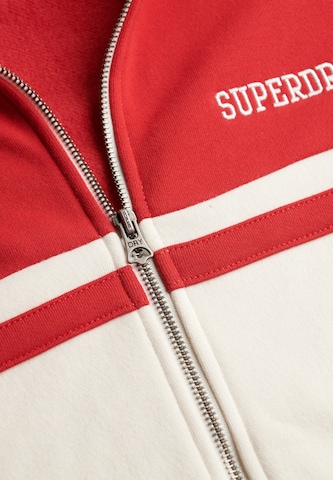 Veste de survêtement 'Athletic Essentials' Superdry & Co en rouge