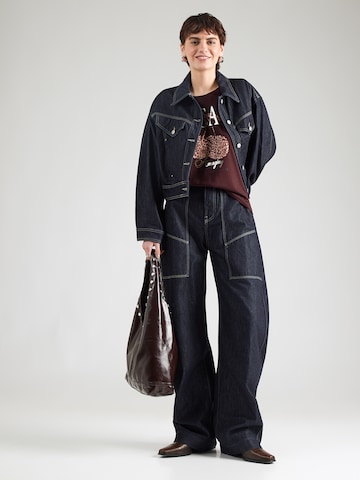 Tricou 'Ch44erry' de la Hailys pe roșu