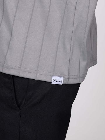 Divina Shirt 'Ace' in Grijs