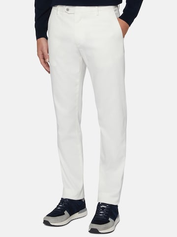 Coupe slim Pantalon chino 'Panama' Boggi Milano en blanc : devant