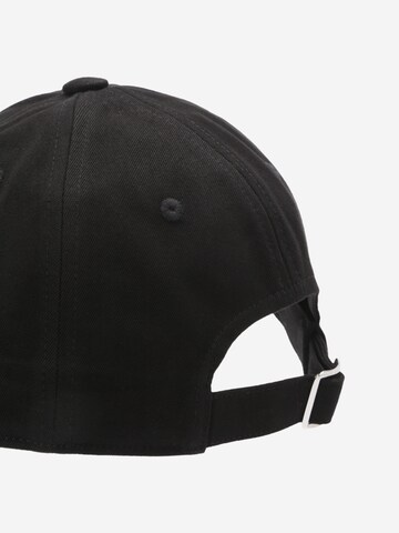 Dondup غطاء 'CAPPELLO' بلون أسود