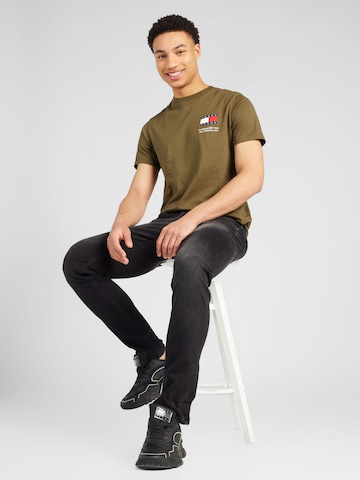 Tommy Jeans T-Shirt 'ESSENTIAL' in Grün