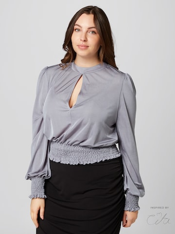 Camicia da donna 'Ayana' di Guido Maria Kretschmer Curvy in grigio: frontale