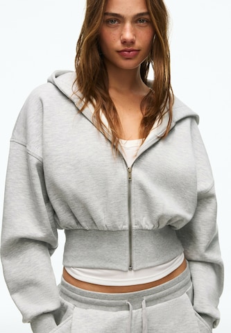 Bershka Tepláková bunda - Sivá