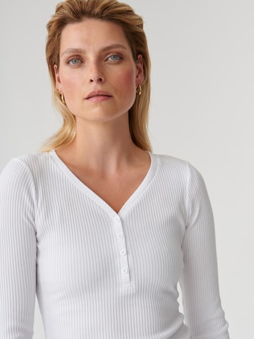 Camicia da donna 'LAROY' di TATUUM in bianco