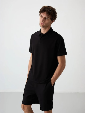 Tommy Life Shirt in Black
