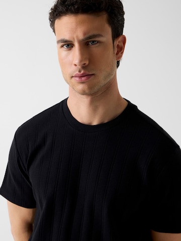 GUESS Sweater in Black