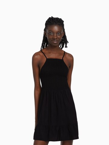 Bershka Kleid in Schwarz: predná strana