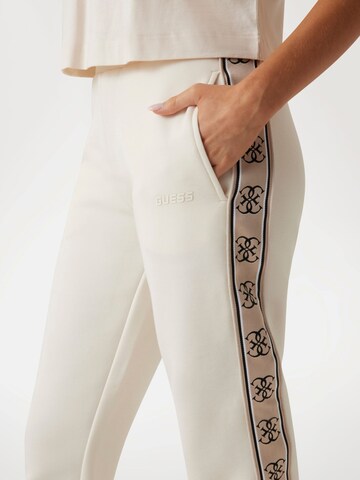 GUESS Regular Sportbroek 'V2YB15KB3P2' in Beige