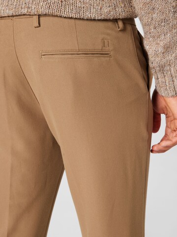 Les Deux Regular Chino Pants in Brown