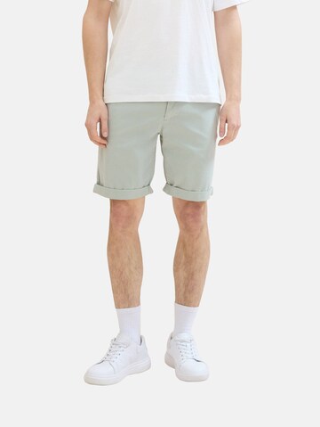 TOM TAILOR DENIM Regular Shorts in Grün: Vorderseite