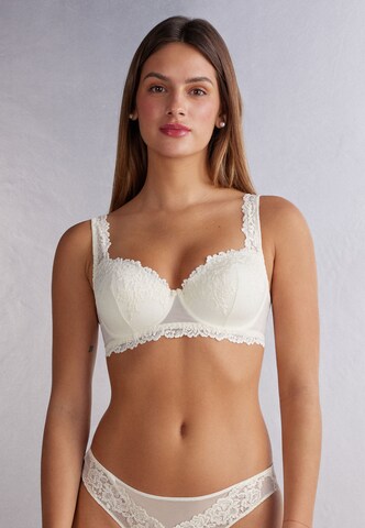 INTIMISSIMI Balconette Bra in White