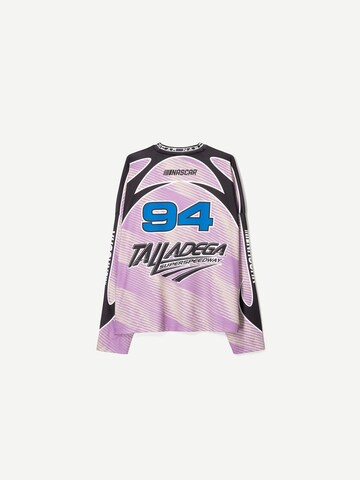 BershkaMajica 'RACING NASCAR' - crna boja
