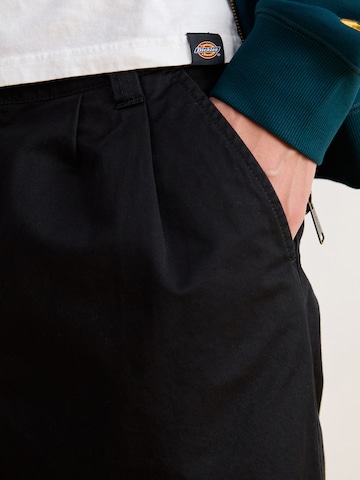 Wide leg Pantaloni con pieghe 'Merrick' di Carhartt WIP in nero