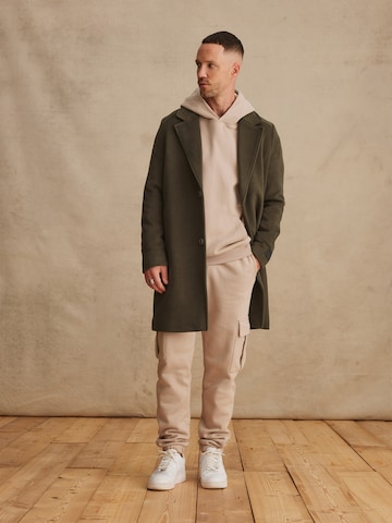 DAN FOX APPAREL Between-Seasons Coat 'Frederik' in Green