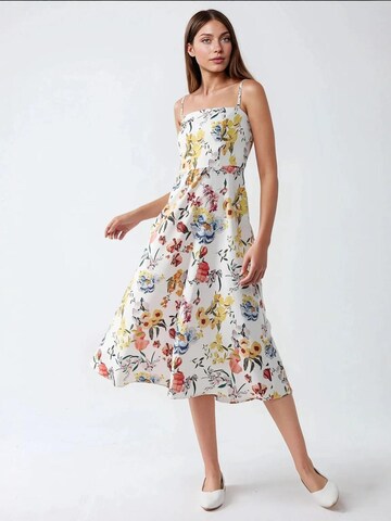 Hiccup - Vestido em branco